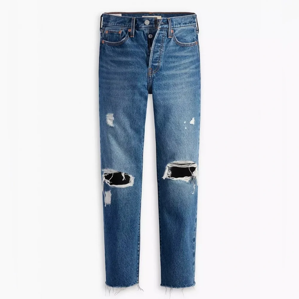 Levis Fit Straight Women’s Jeans - Medium Wash W29L28